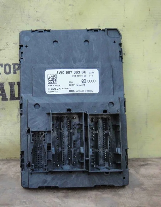 Блок комфорта Audi A4 8W0907063BH B9