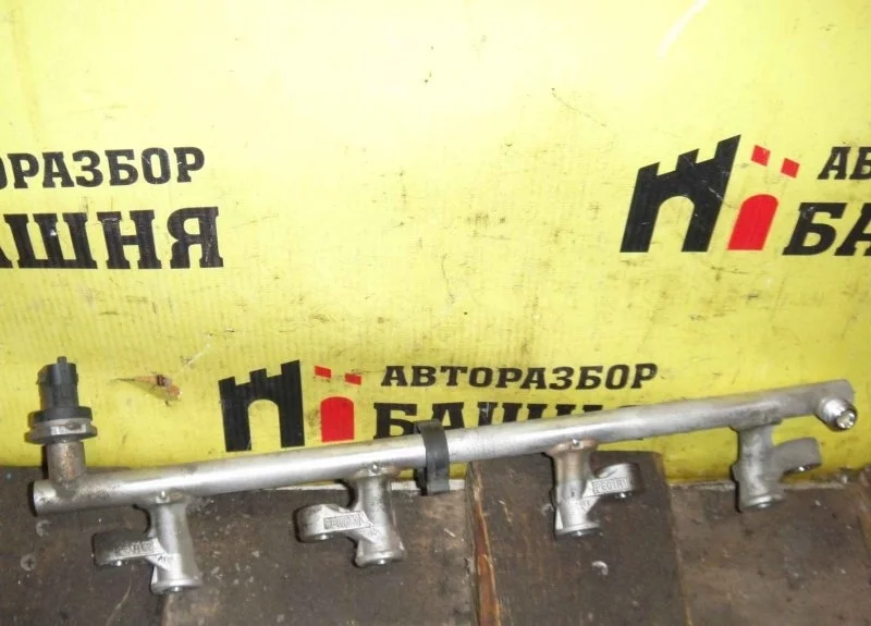 Рампа топливная Mazda 6 PE0113150 GJ