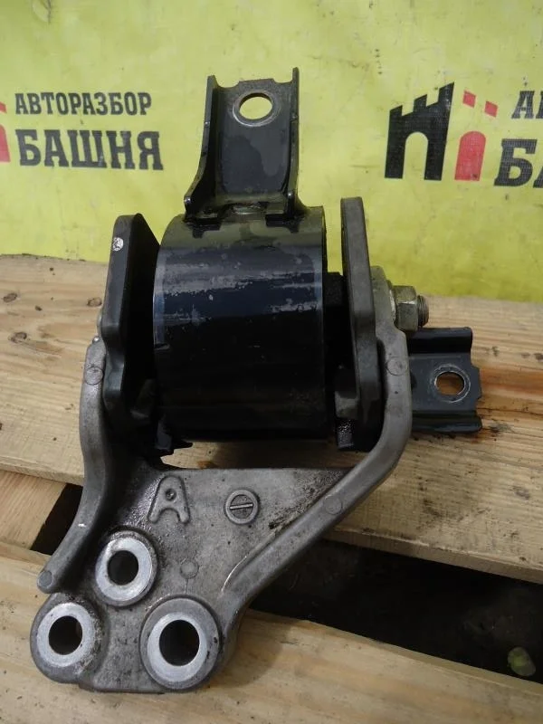 Подушка двигателя Mitsubishi Lancer MN184295 CY2A 4A91, правая