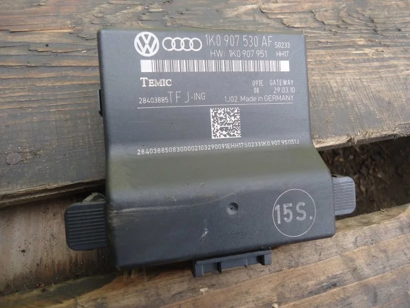 Блок управления бортовой сети Volkswagen Tiguan 1K0907530AF