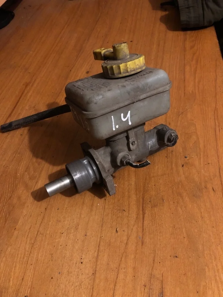 Главный тормозной цилиндр Volkswagen Golf 1J1614019 4