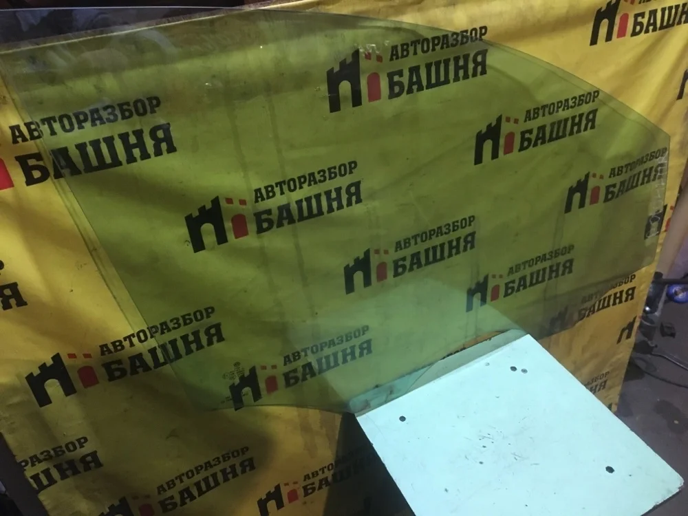 Стекло двери Volkswagen Polo 6RU845202A, переднее правое