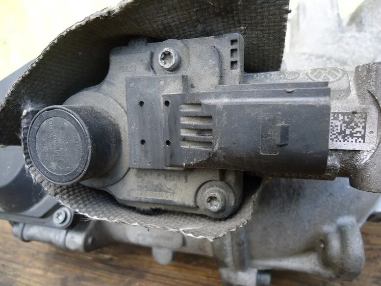 Клапан электромагнитный Volkswagen Touran 03G131501N