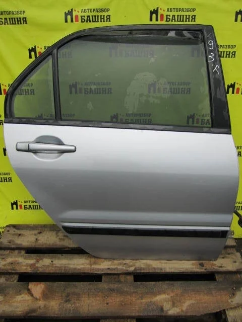 Стекло Mitsubishi Lancer MR525742 CS5A 4G18, заднее правое