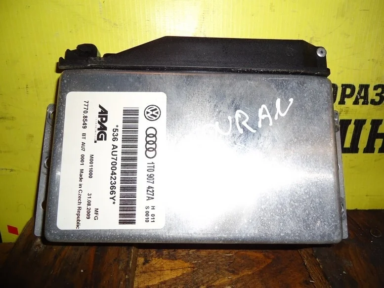 Блок реле Volkswagen Touran 1T0907427A