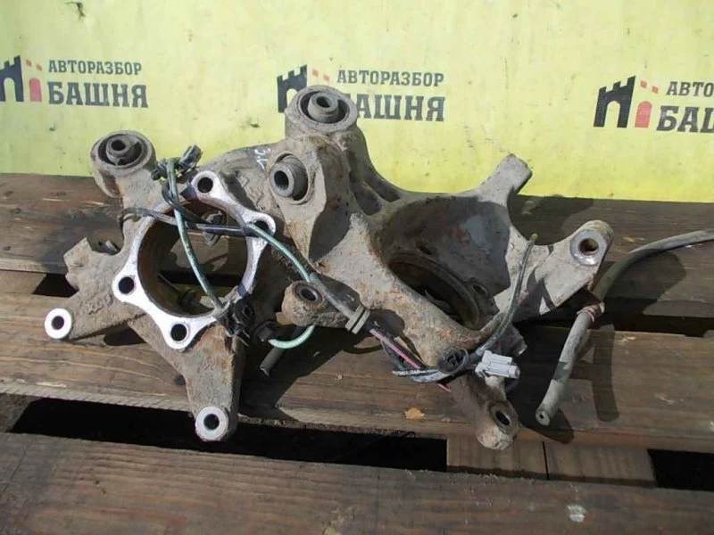 Кулак поворотный Subaru Outback 28411AJ011 B14, задний левый