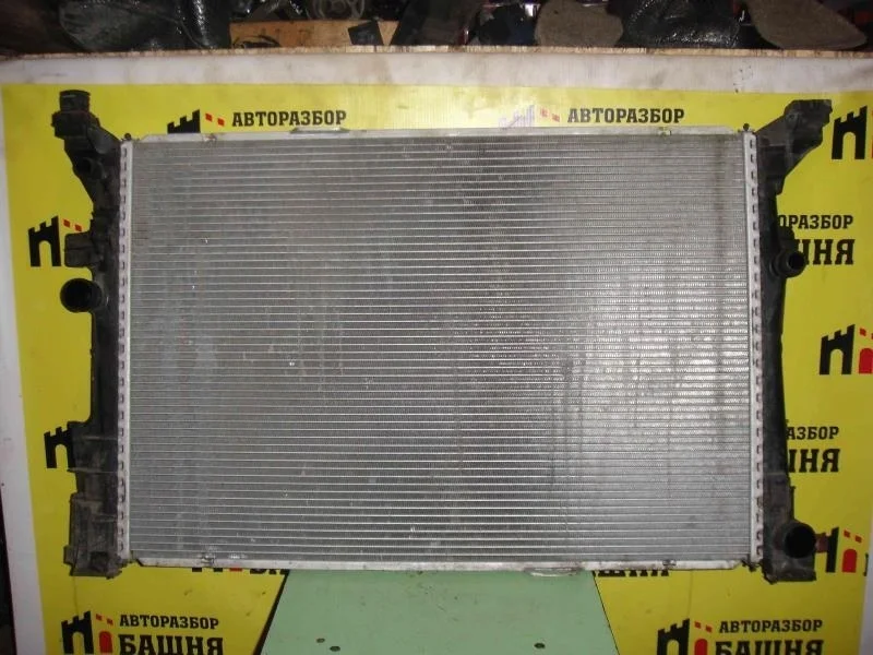 Радиатор охлаждения двс Mercedes B-Class A2465001303