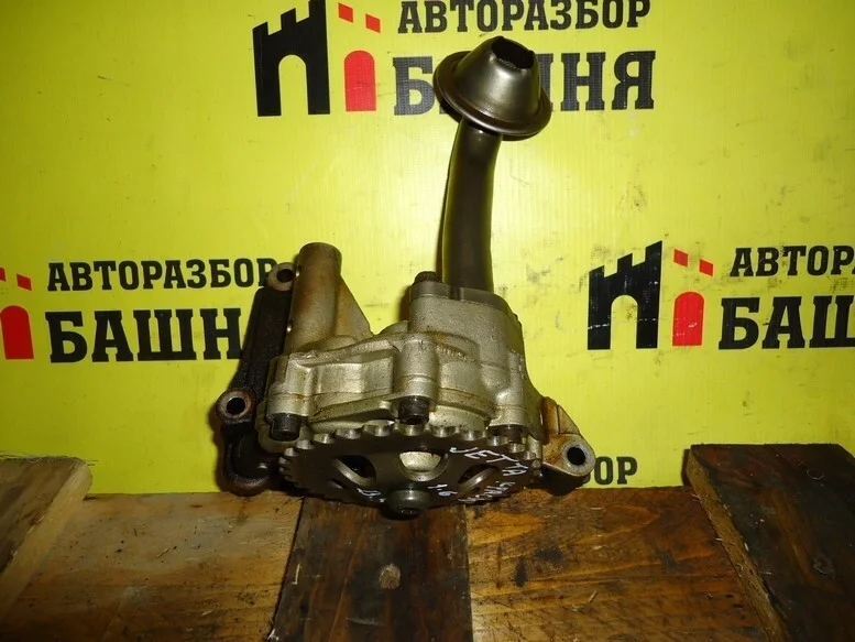 Насос маслянный Volkswagen Jetta 06A115105B