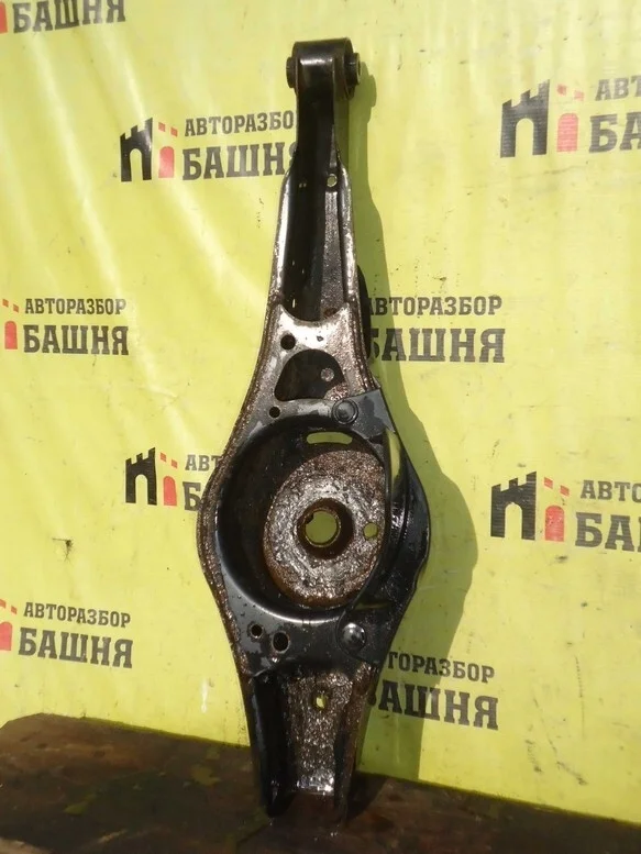 Рычаг поперечный Volkswagen Passat 1K0505311AB B6, задний