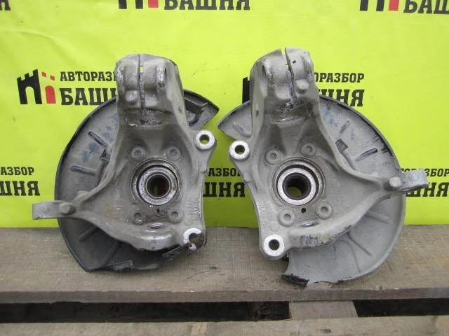 Кулак поворотный Volkswagen Passat 3C0407253F B7 CDAB, передний левый