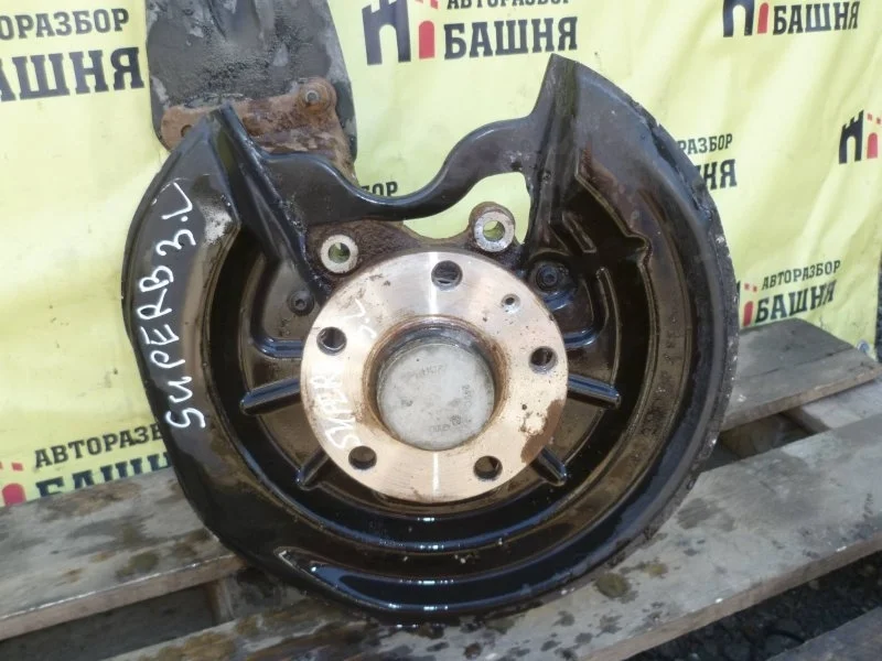 Кулак поворотный Skoda Superb 1K0505435AE, задний левый