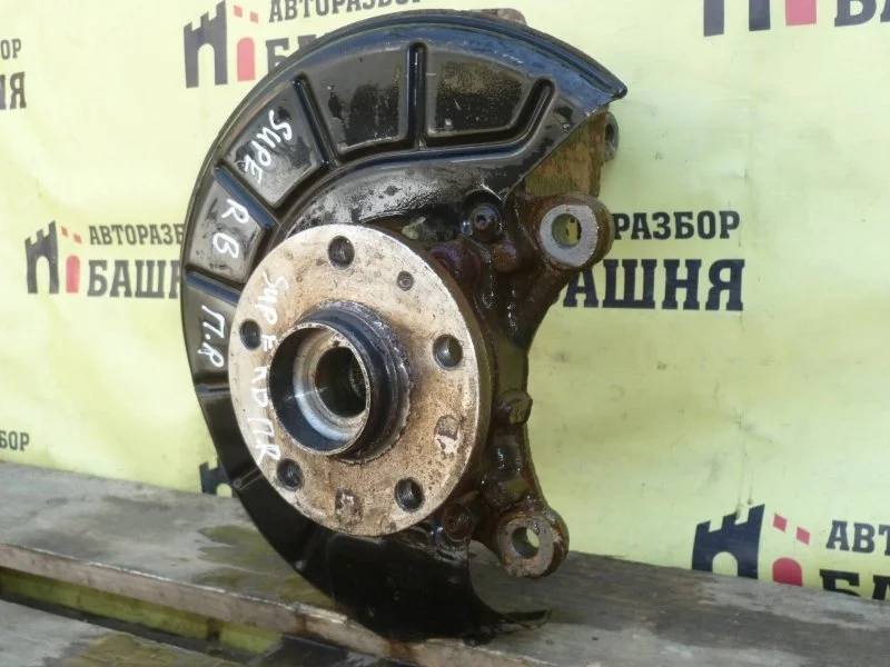 Кулак поворотный Skoda Superb 1K0407256AA, передний правый