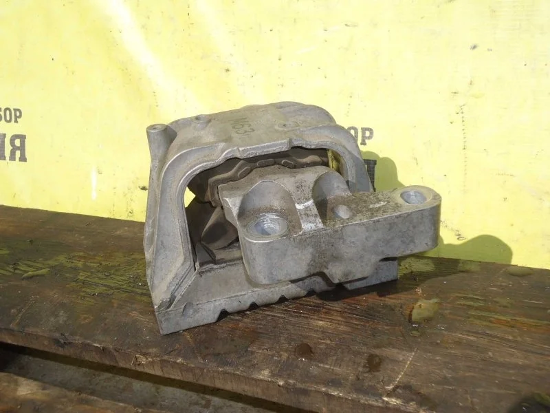 Подушка двигателя Volkswagen Passat 1K0199262P B6, правая