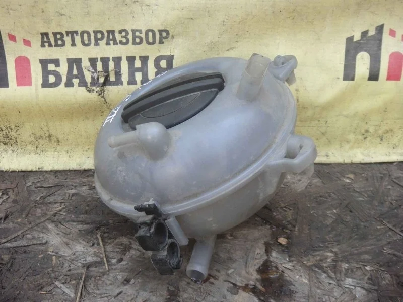 Бачок расширительный Volkswagen Golf 5Q0121407G 7