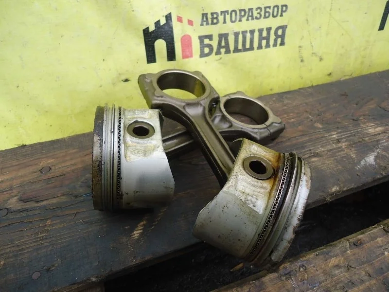 Поршень с шатуном Nissan Almera 1210000Q0N G15 K4MC697