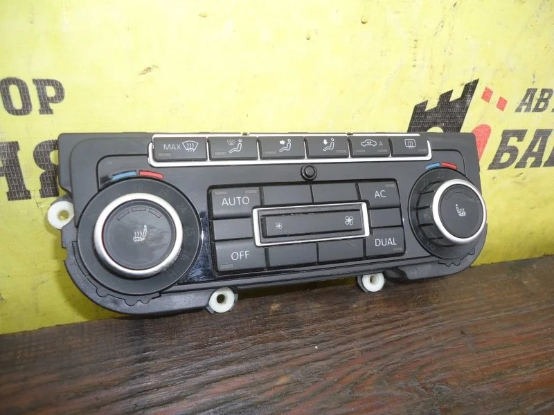 Блок управления отопителя Volkswagen Tiguan 5K0907044EA