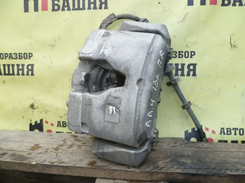 Суппорт тормозной Audi A4 8K0615124H B8, передний правый