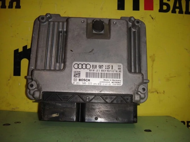 Блок управления двс Audi Q3 8U0907115K