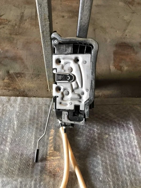 Замок BMW 5 51227281940 G30, задний правый