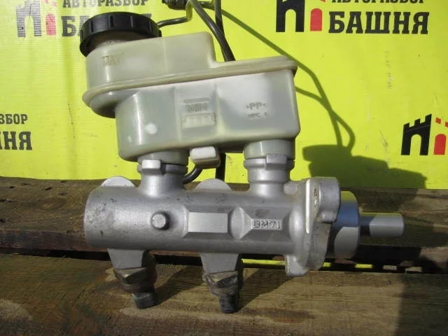 Главный тормозной циллиндр Infiniti QX56 460107S200 JA60 VK56