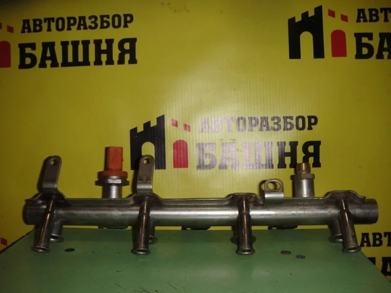 Рампа топливная Audi A4 06J133317M B8