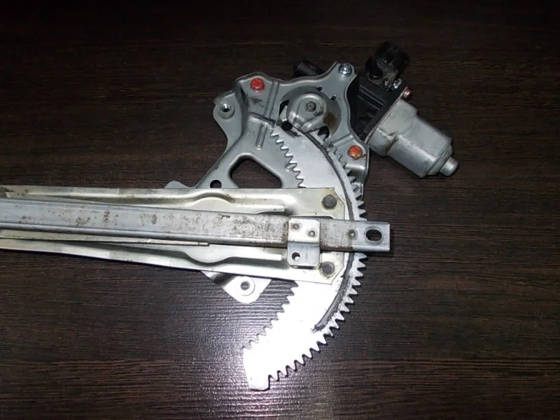 Стеклоподьемник Mitsubishi Outlander XL 5713A085 CW5W, задний правый