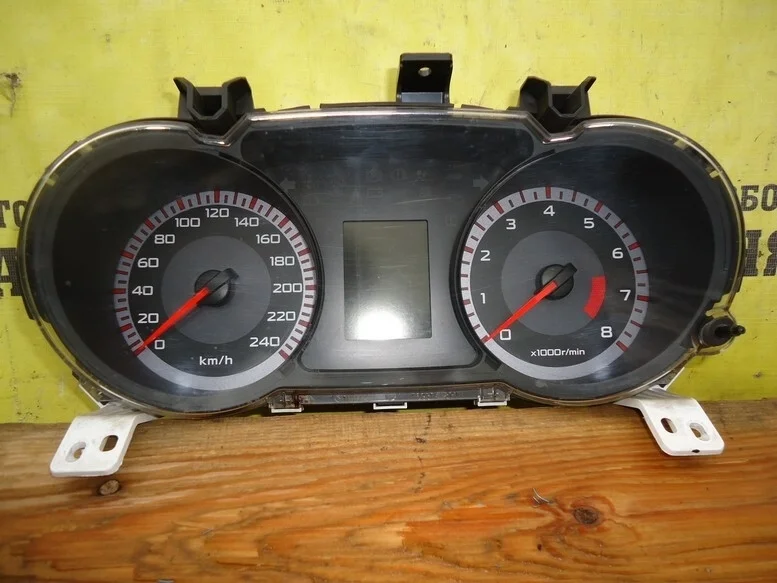 Щиток приборов Mitsubishi Lancer 8100A117 CY