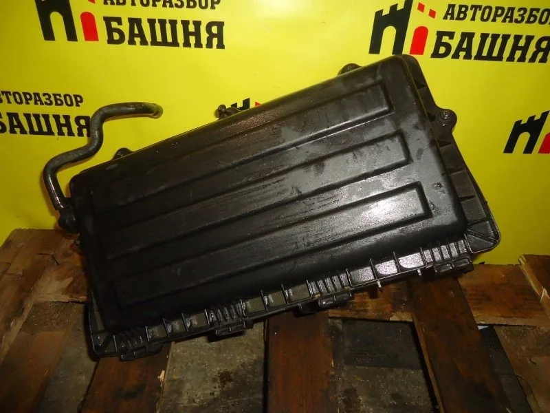 Корпус воздушного фильтра Volkswagen Polo 036129611CM