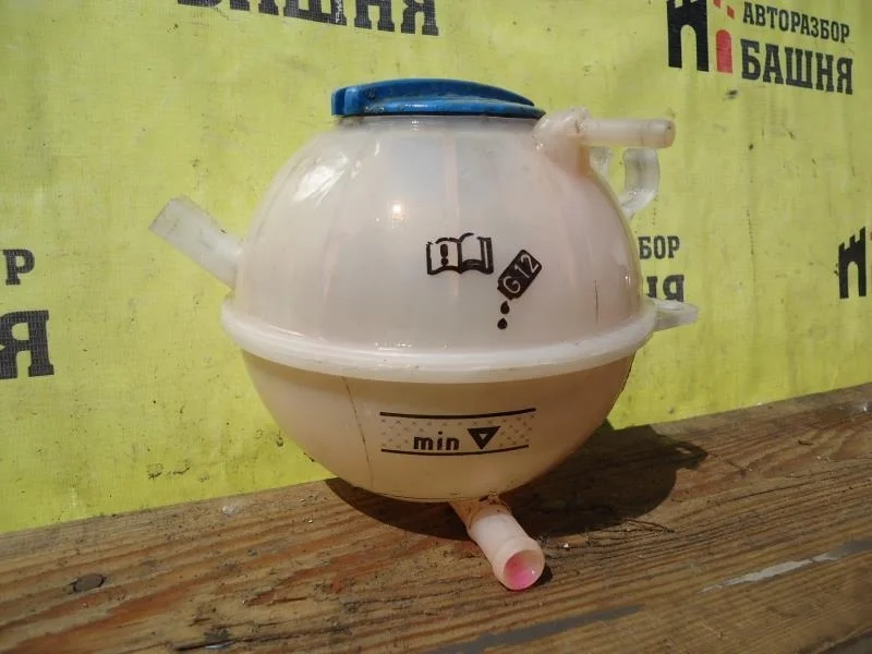 Бачок расширительный Audi Q3 1K0121407A