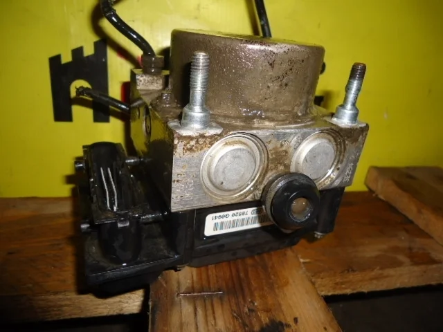 Блок управления ABS Nissan Micra 47660BC66A 12