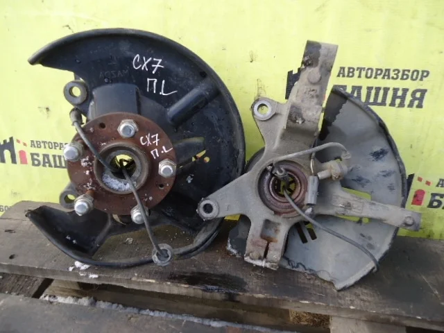 Кулак поворотный Mazda CX-7 L20633030B ER3P, передний левый