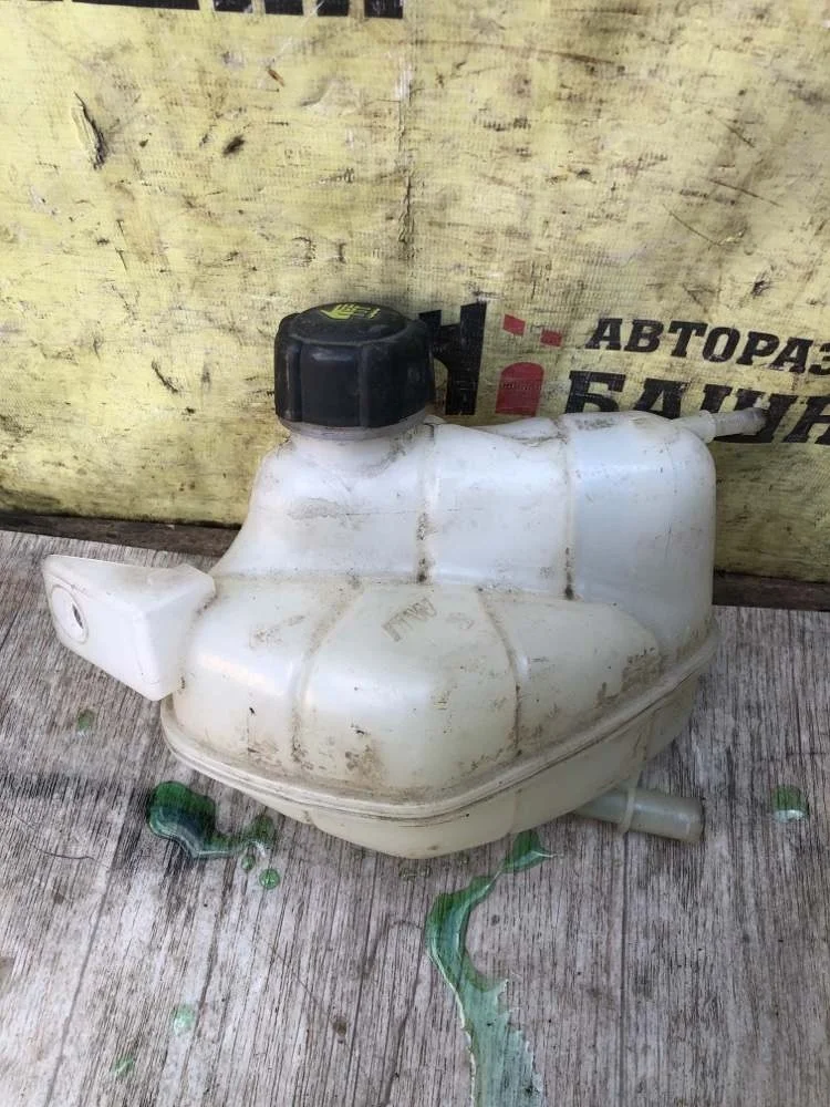 Бачок расширительный Nissan Qashqai 2016 217114EA0A J11 HRA2DDT