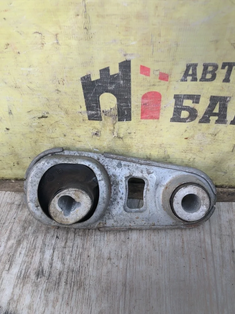 Подушка двигателя Nissan Qashqai 2016 113604EA0A J11 HRA2DDT, задняя