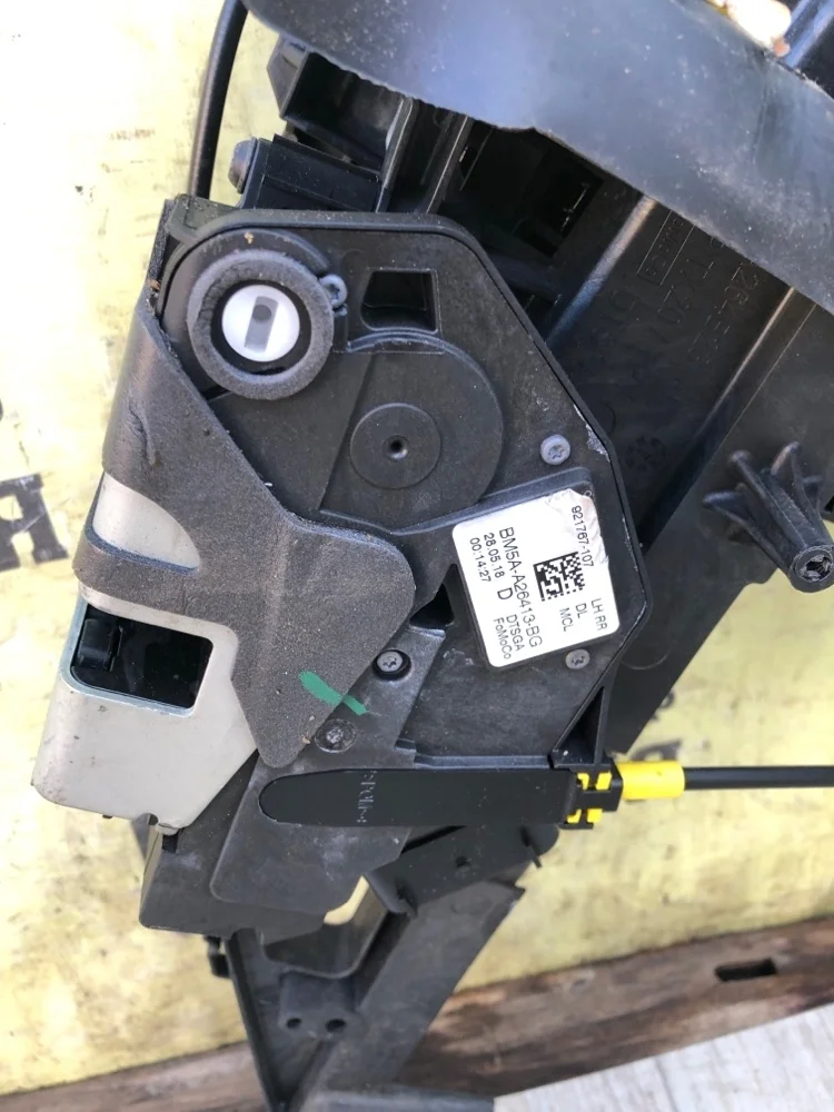 Замок двери Ford Kuga 2018 2099463 M8DB, задний левый