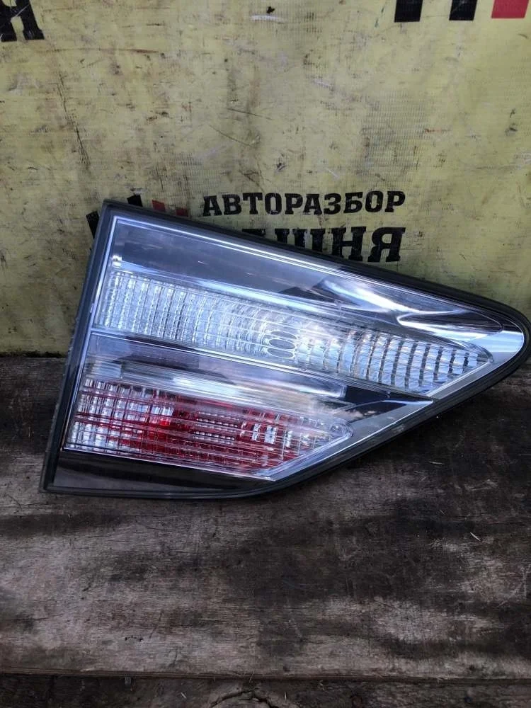 Фонарь внутренний Lexus RX450 2010 8158148120 GYL15 2GRFXE, правый