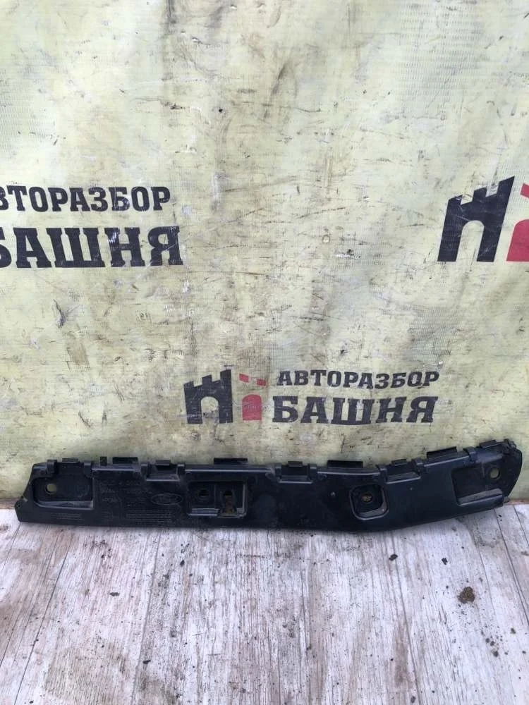 Кронштейн заднего бампера Ford Kuga 2018 1845276 M8DB, задний правый