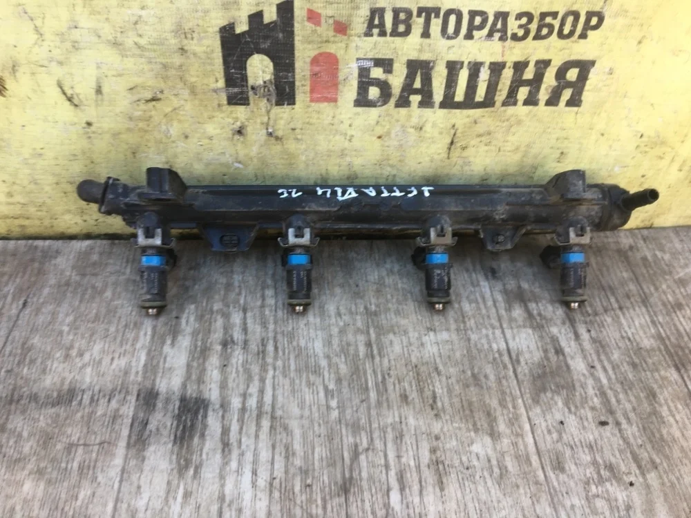 Рампа топливная Volkswagen Jetta 2014 036133320C CFNA