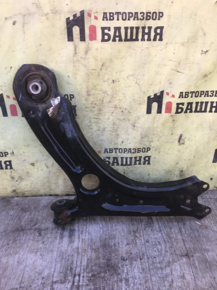 Рычаг Volkswagen Jetta 2014 5C0407151B CFNA, передний левый