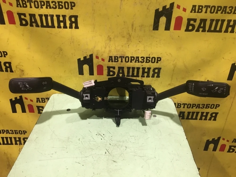 Подрулевой переключатель Skoda Octavia 2018 5Q0953513Q A7 CWVA