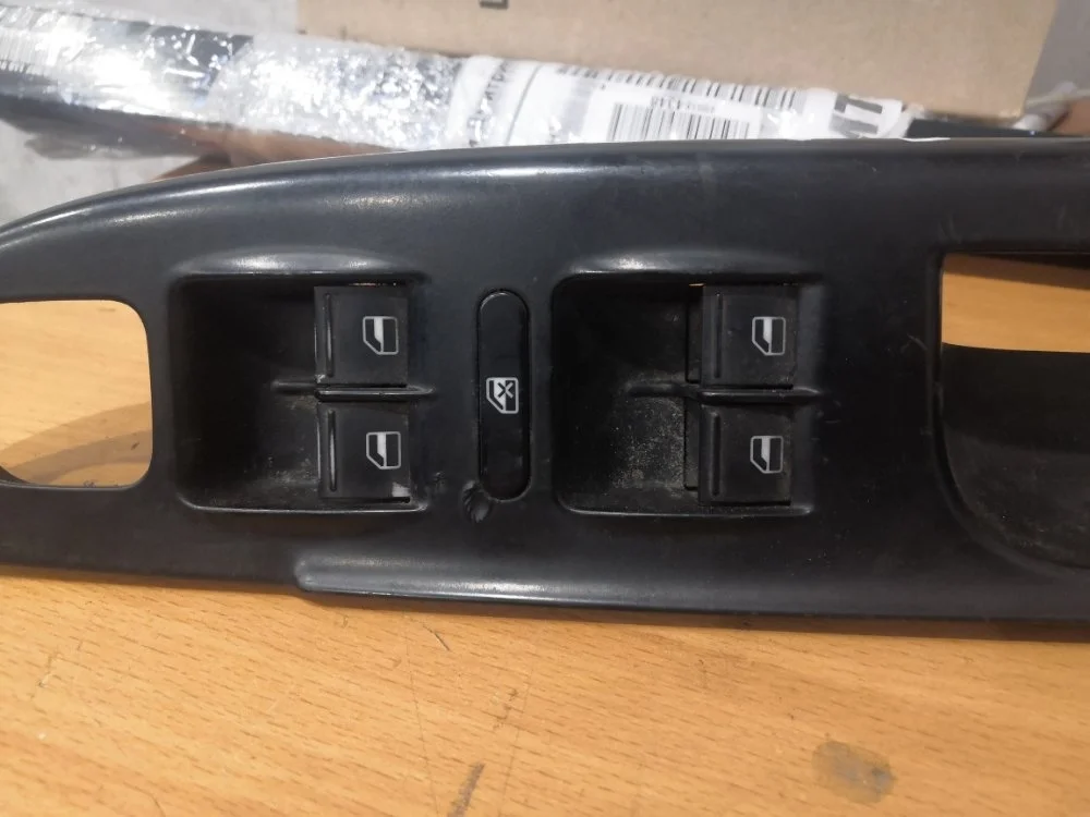 Блок управления стеклоподъемниками Volkswagen Passat 2006 1K4959857B B6