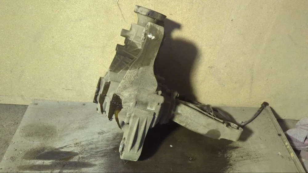 Редуктор Mercedes M-Class 2014 A1663300200 W166 OM642.826, передний