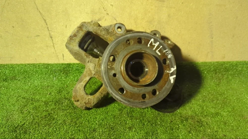 Кулак поворотный Mercedes M-Class 2014 A1663500108 W166 OM642.826, задний левый