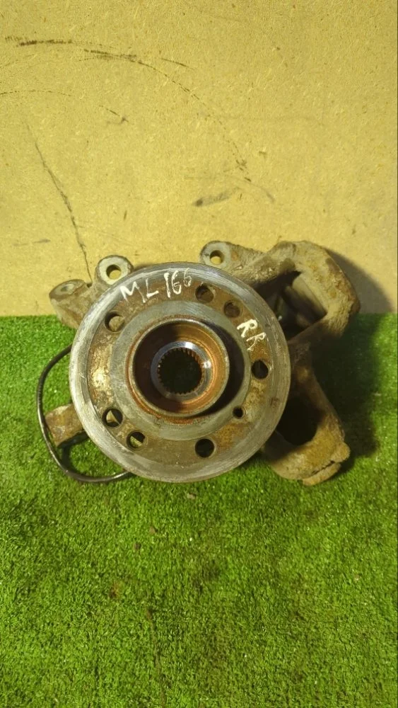 Кулак поворотный Mercedes M-Class 2014 A1663500208 W166 OM642.826, задний правый