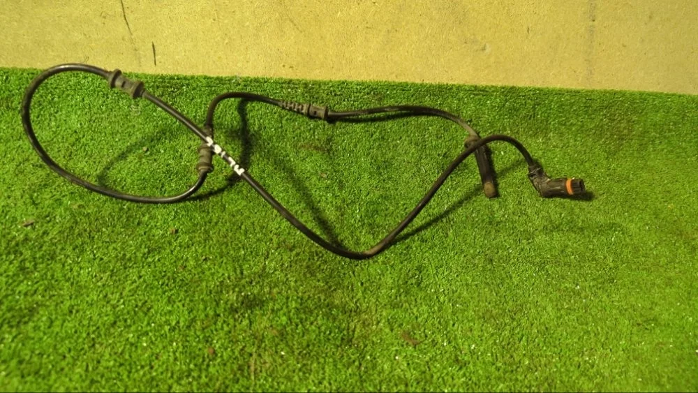 Датчик ABS Mercedes M-Class 2014 A1669054002 W166 OM642.826, передний