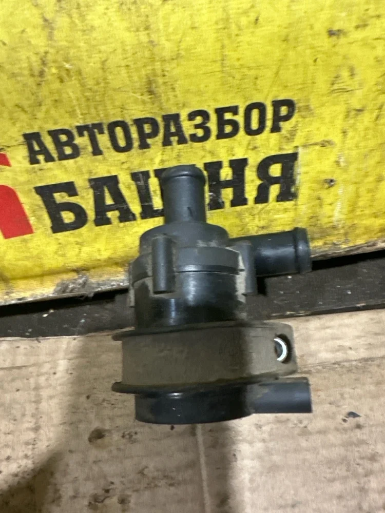 Насос ОЖ дополнительный Skoda Yeti 2014 1K0965561L CBZB