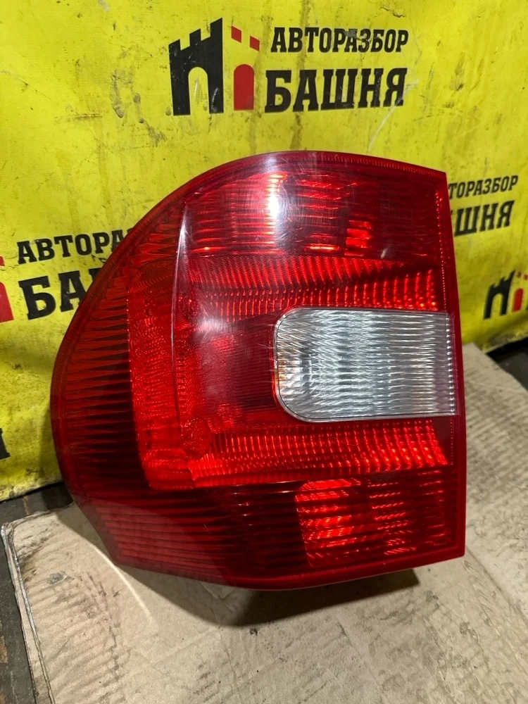 Фонарь Skoda Yeti 2014 5L0945112 CBZB, правый