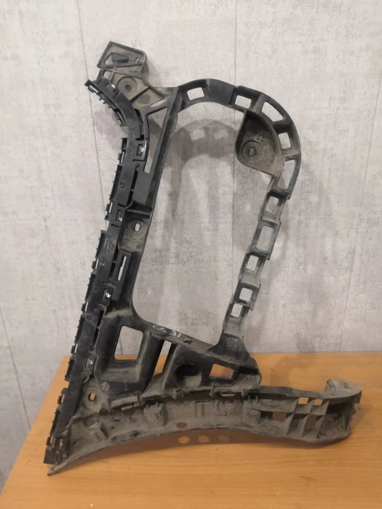 Кронштейн бампера Volkswagen Passat CC 2012 3C8807375B, задний левый