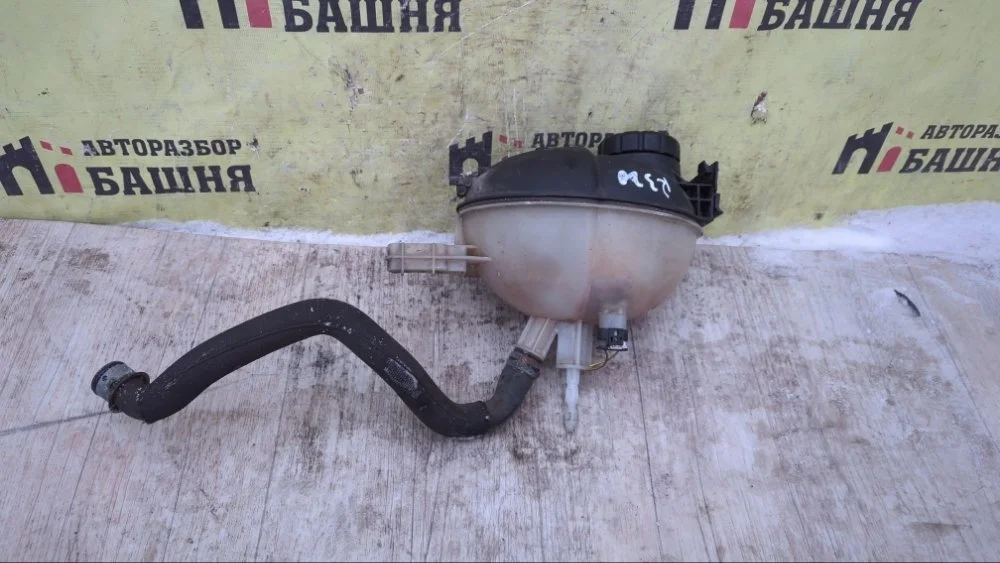 Бачок расширительный Mercedes E-Class 2015 A2045000749 W212 651.924