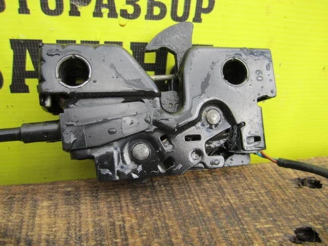 Замок капота Volkswagen Polo 2019 5U0823509H 5 CWVA