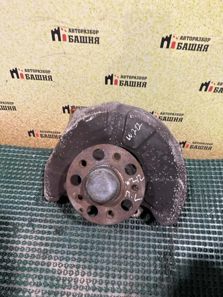 Кулак поворотный Mercedes E-Class 2015 A2123320700 W212 651.924, передний левый